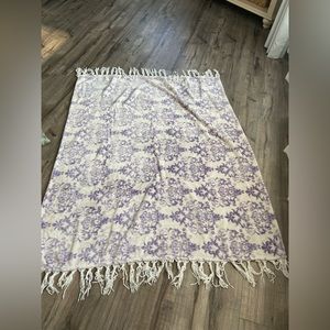 Large purple & white soft throw